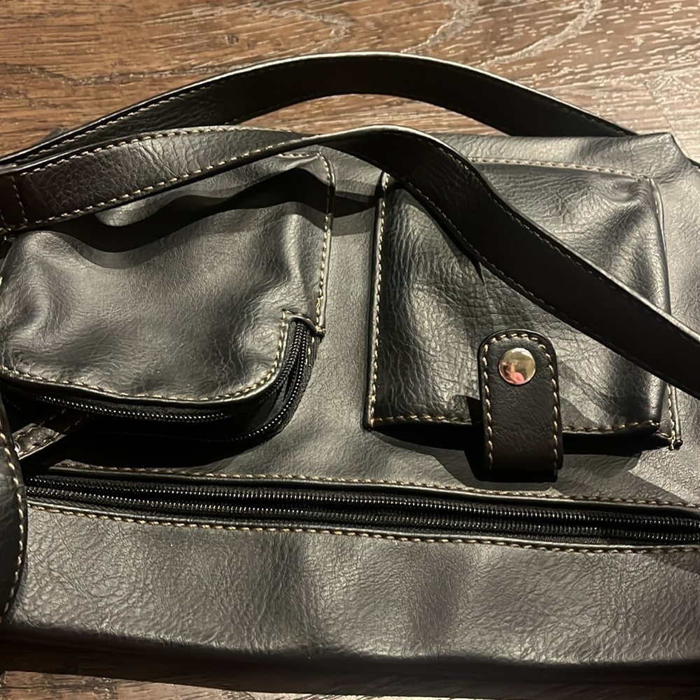 relic faux black leather crossbody purse - Picture 6 of 11